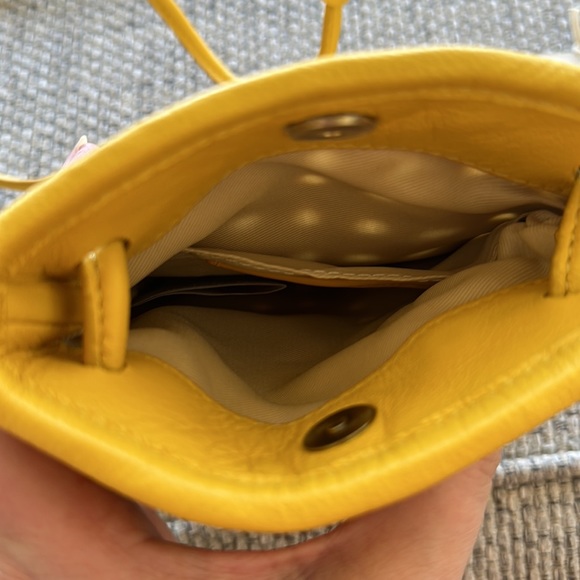 New Lucky Brand leather crossbody. Yellow with flowers. - Picture 5 of 5